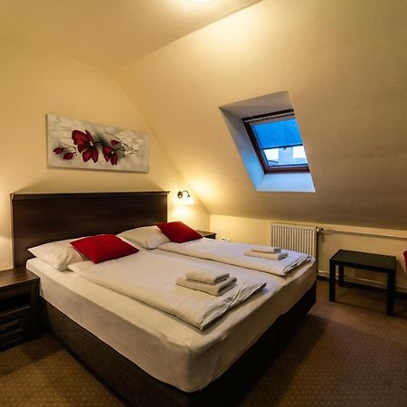 Hotel Koruna ปราฮากิเต ภายนอก รูปภาพ