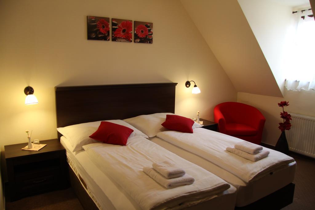 Hotel Koruna ปราฮากิเต ภายนอก รูปภาพ